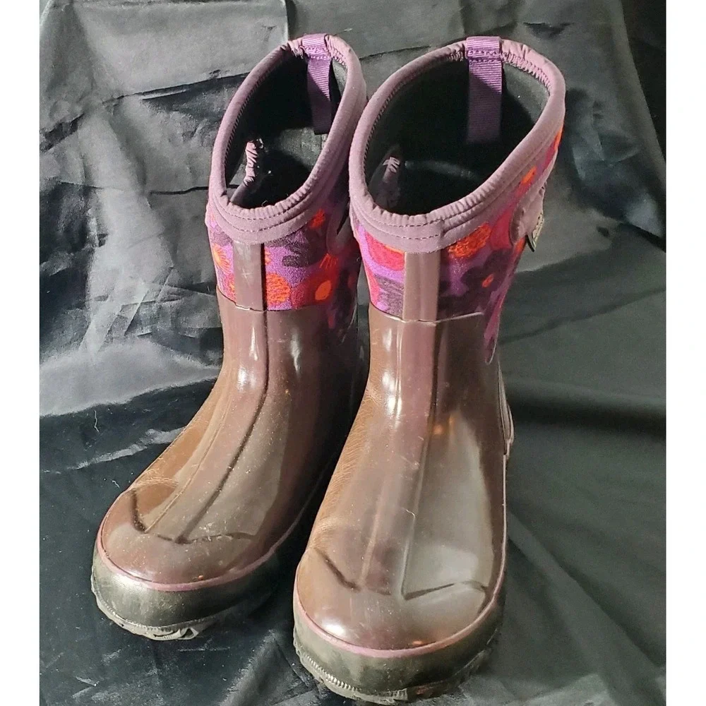 BOGS Classic Womens 6 Purple Flowers Snow Winter Boots Waterproof‎ Insulated